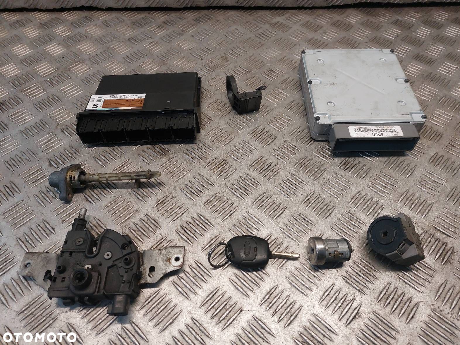 ZESTAW STARTOWY ZAMEK MASKI FORD MONDEO MK3 LIFT 2.0 16V 4S7112A650UD - 1