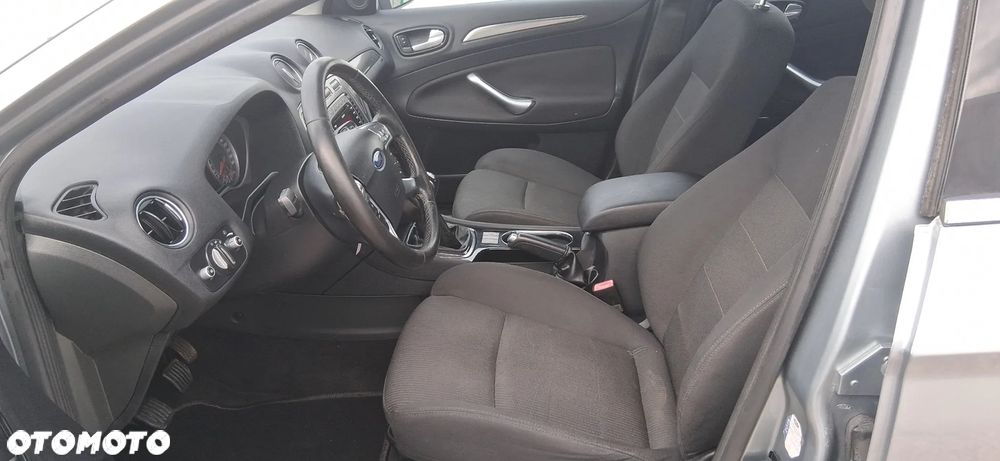 Ford Mondeo 2.0 FF Titanium - 14