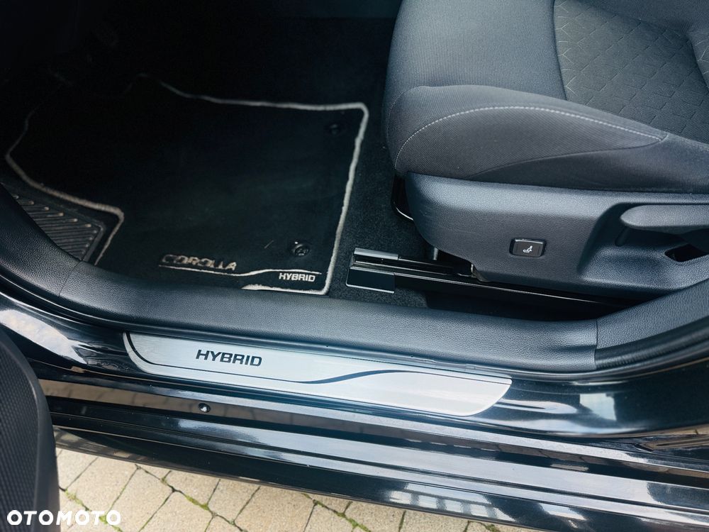 Toyota Corolla 2.0 Black&White - 21