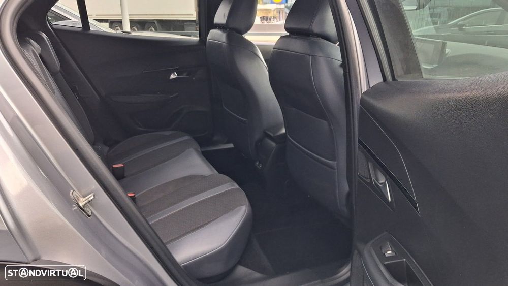 Peugeot 2008 1.2 PureTech Allure Pack - 9