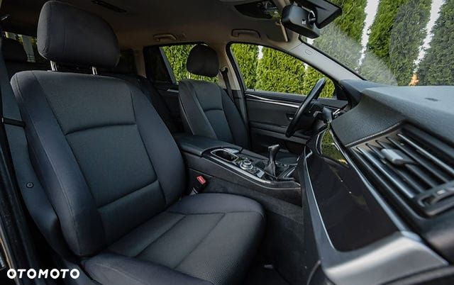 BMW Seria 5 525d - 21