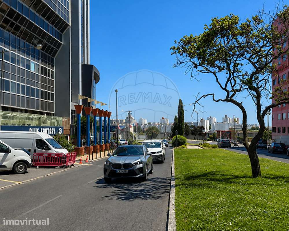 Garagem  para arrendamento - Grande imagem: 3/4