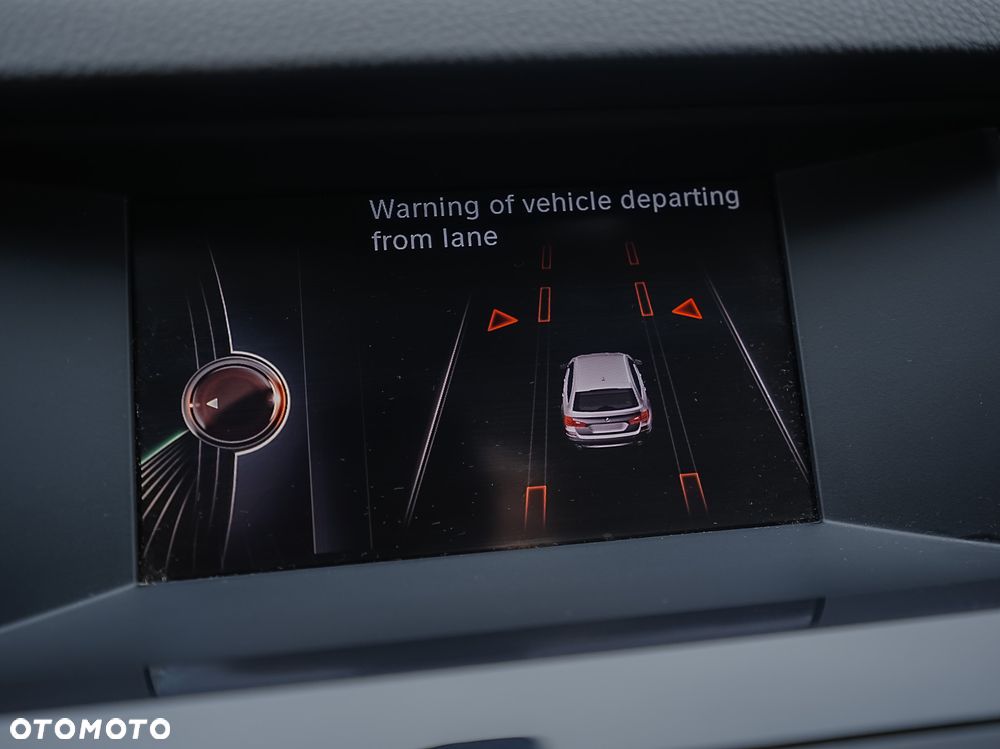 BMW Seria 5 520d xDrive - 24