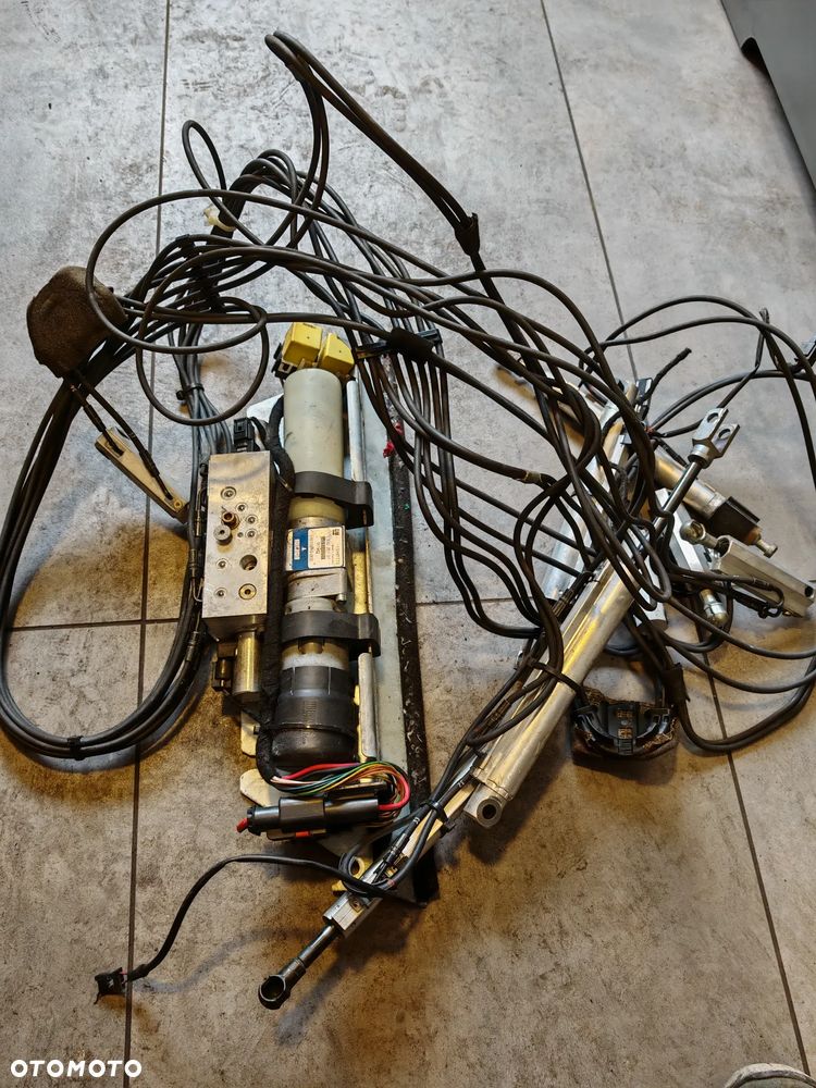 Hydrauliczna pompa dachu Opel Astra H Twin Top - 1