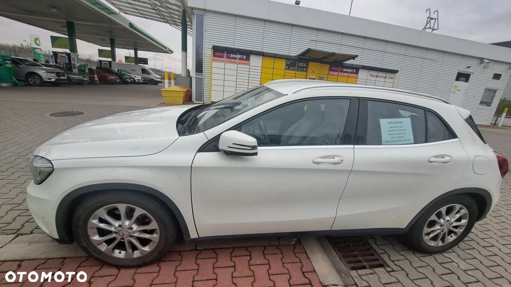 Mercedes-Benz GLA - 9