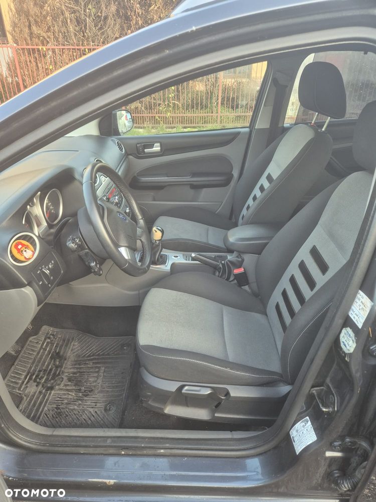 Ford Focus 1.8 TDCi Ambiente - 6