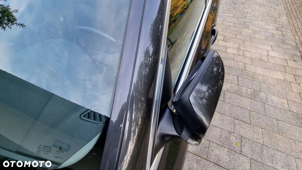 BMW Seria 5 525d - 32