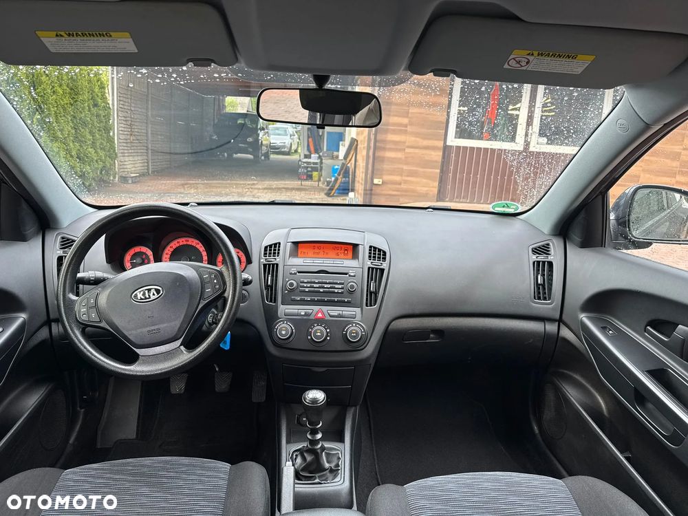 Kia Ceed - 9