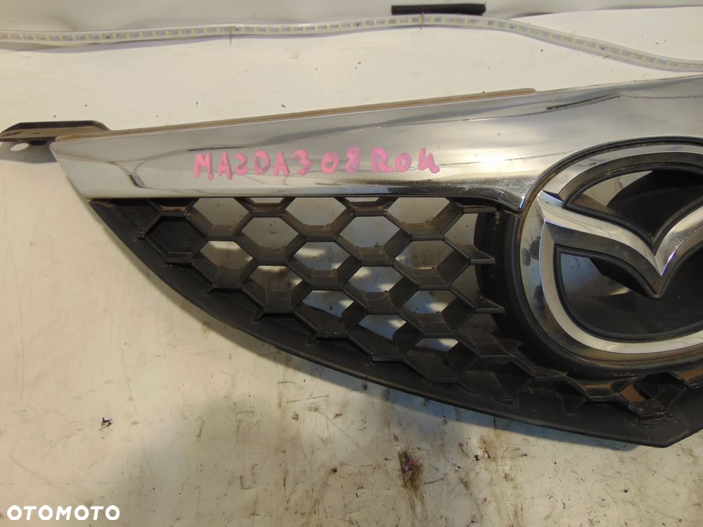 Grill mazda 3 08 rok sedan - 2