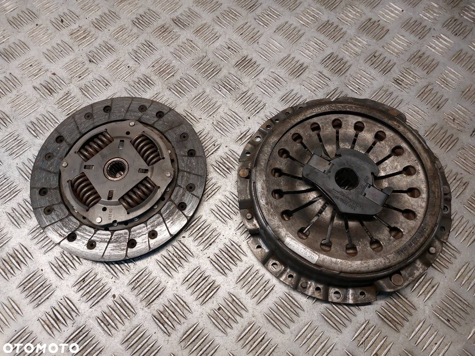 SPRZĘGŁO TARCZA + DOCISK + ŁOŻYSKO OPOROWE PEUGEOT 406 2.0 16V - 1
