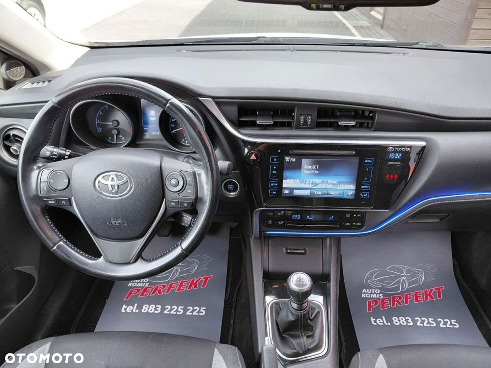 Toyota Auris - 16
