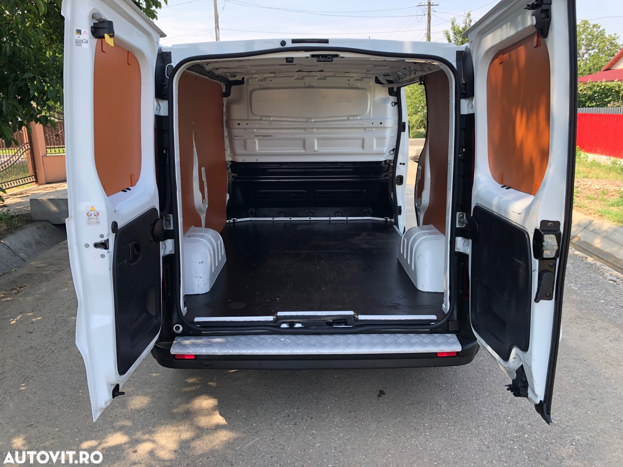 Renault Trafic - 10
