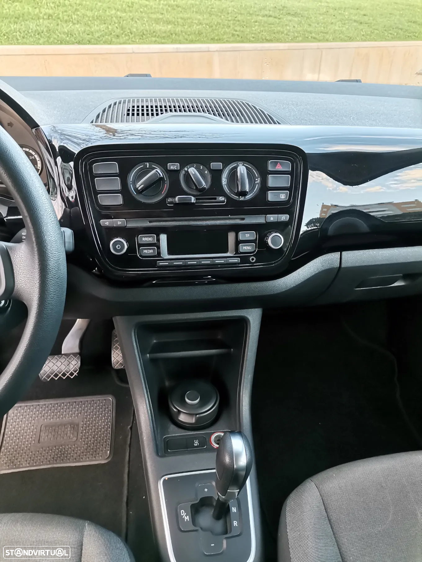 VW Up! 1.0 Move Auto - 11