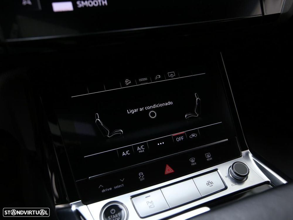 Audi e-tron 55 quattro S line - 31