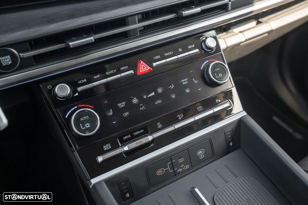Hyundai Santa Fe 1.6 Plugin-Hybrid 4WD 7L Signature - 26
