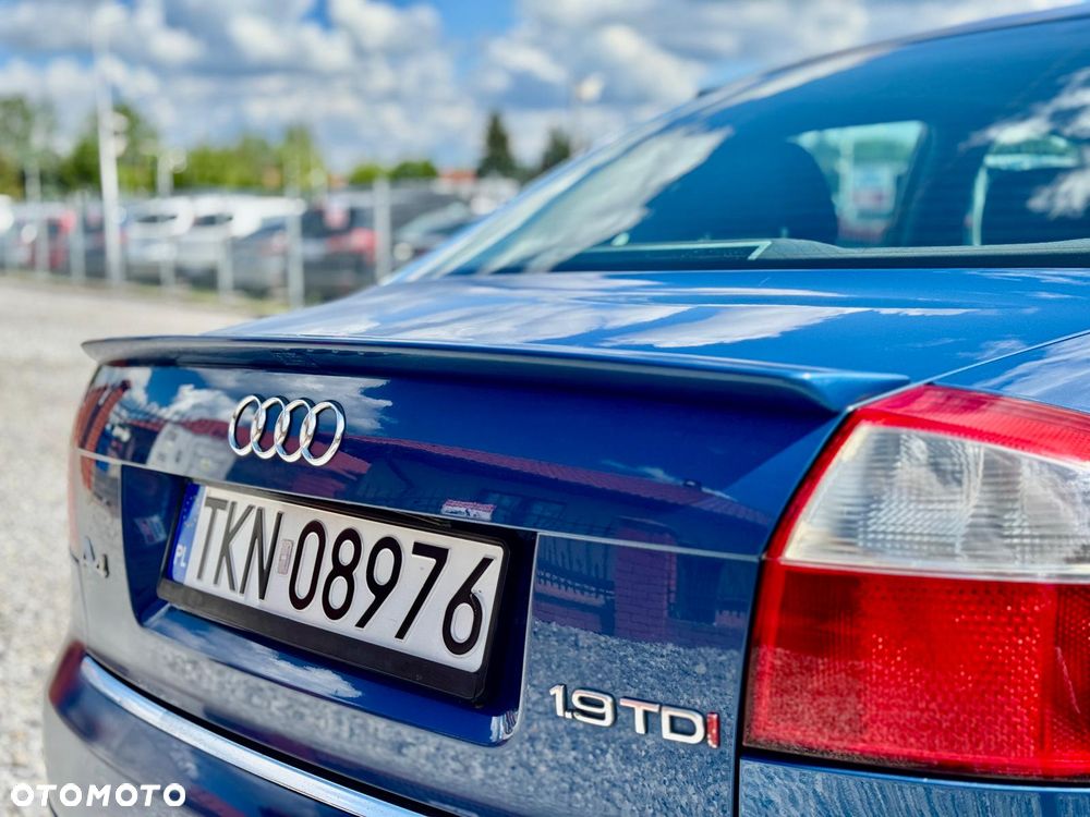 Audi A4 Limousine - 5