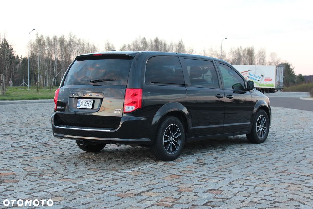 Dodge Grand Caravan - 6