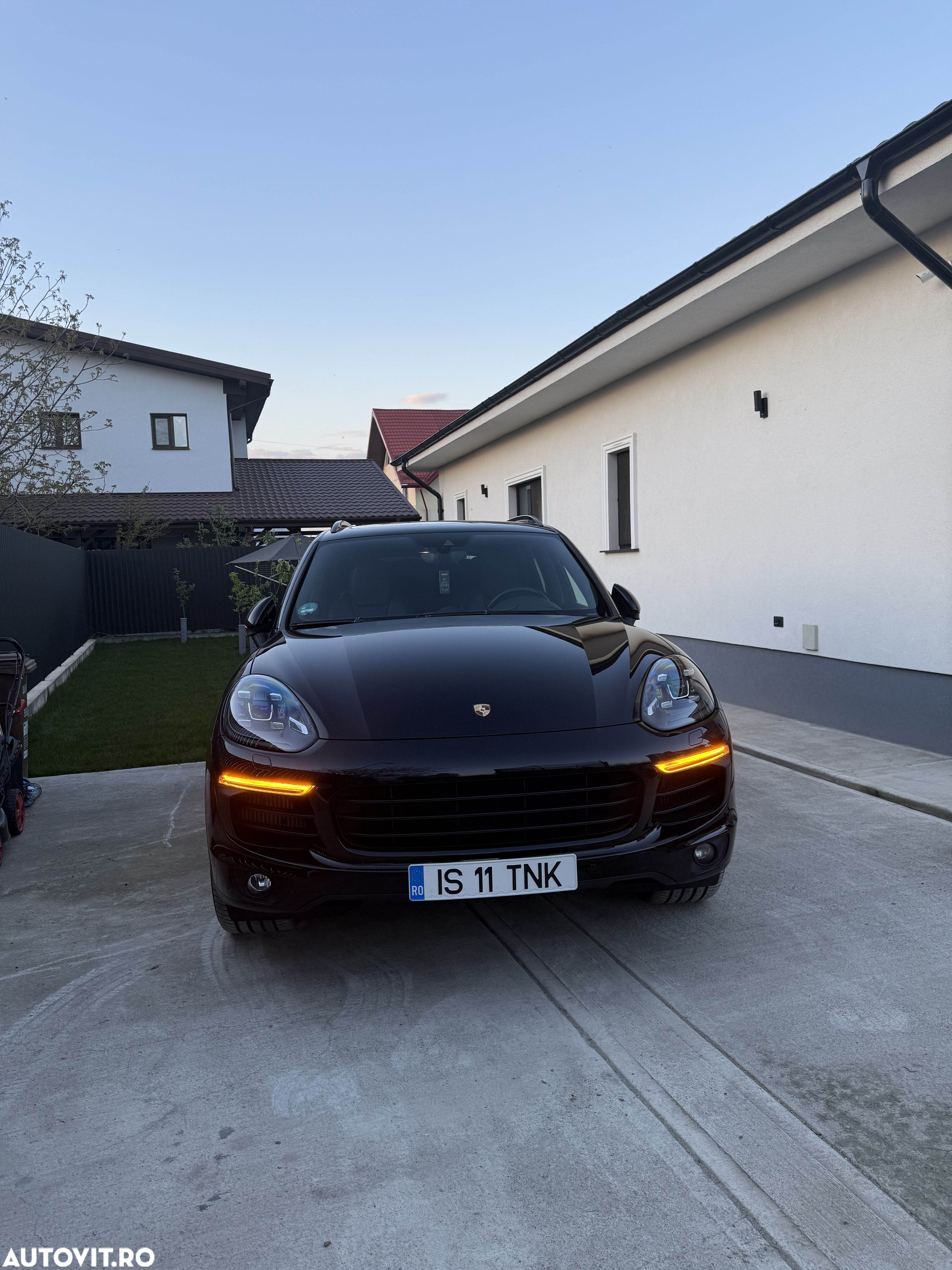 Porsche Cayenne 3.0 L - 1