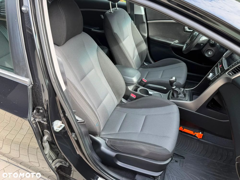 Hyundai i30 1.6 GDI Style - 19