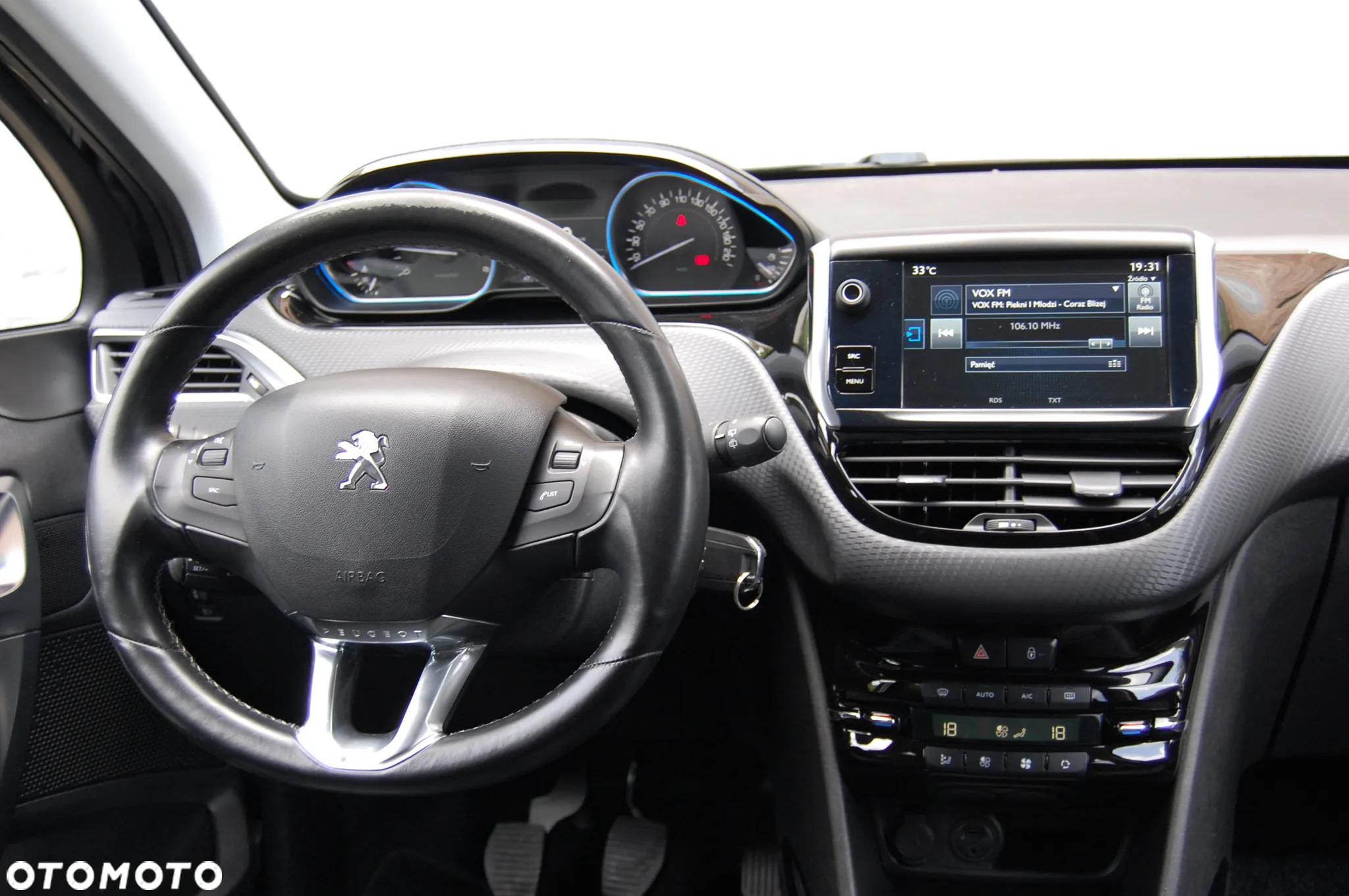 Peugeot 2008 BlueHDi 100 STOP & START Allure - 24