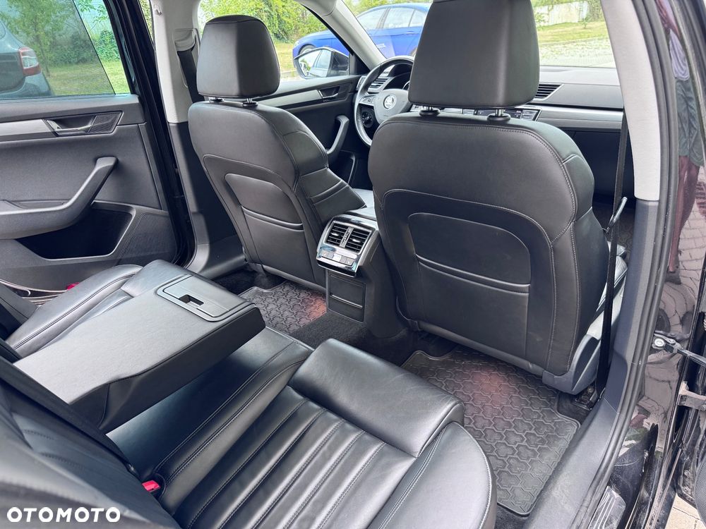Skoda Superb 2.0 TDI L&K DSG - 17