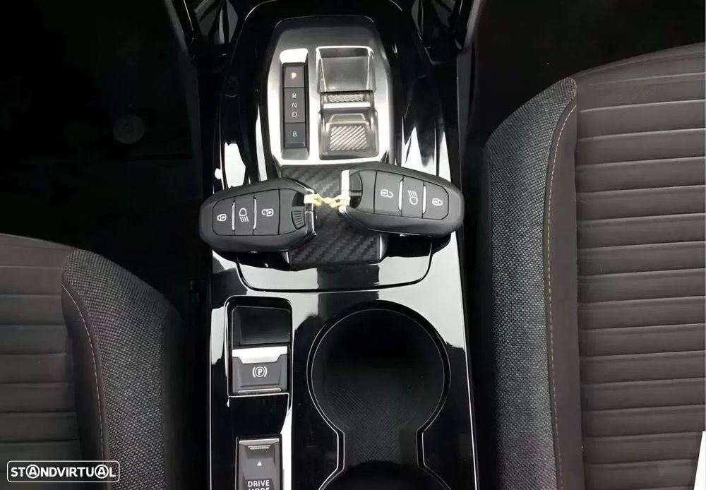 Peugeot e-2008 - 14