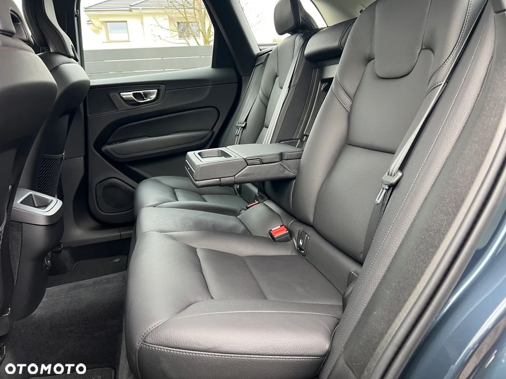 Volvo XC 60 D4 Geartronic Momentum Pro - 31