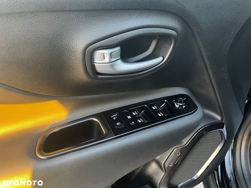 Jeep Renegade 1.3 T-GDI 4xe PLUG-IN Hybrid Automatik Limited - 40