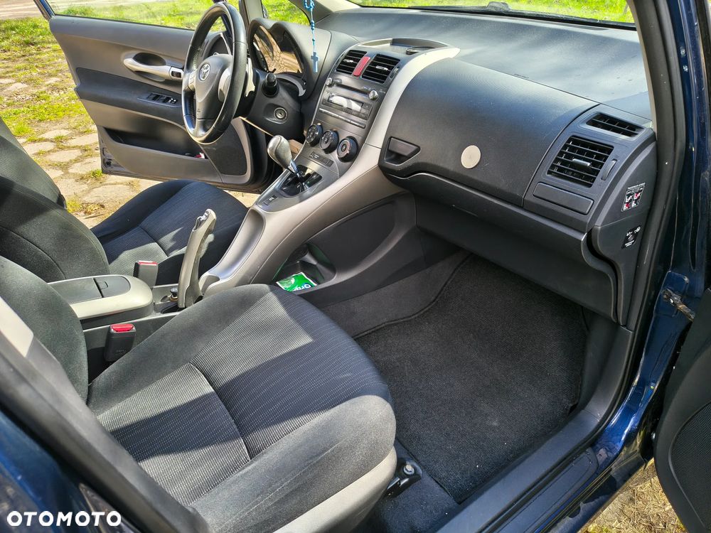 Toyota Auris - 10