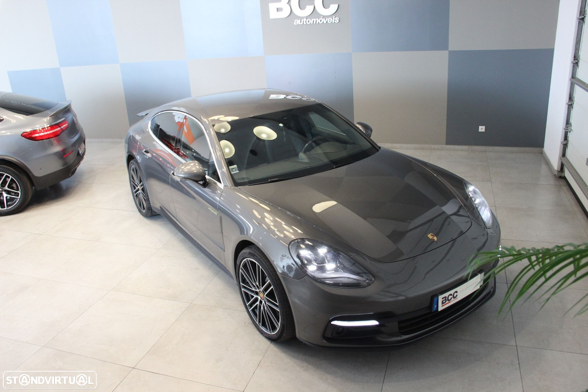 Porsche Panamera - 26