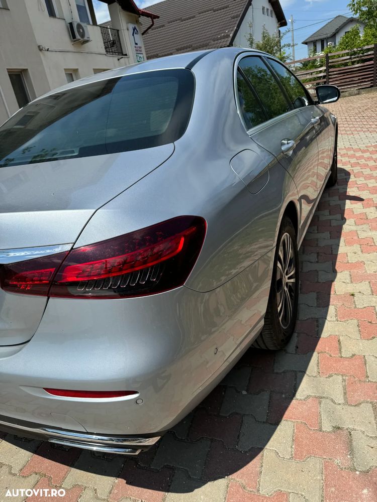 Mercedes-Benz E 220 d 4Matic 9G-TRONIC - 12