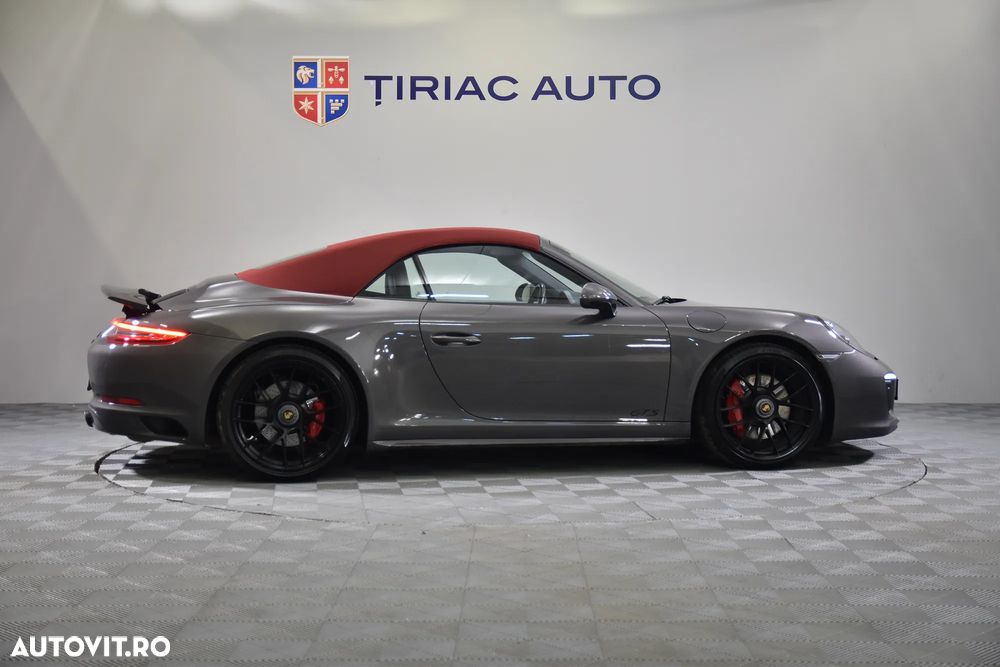Porsche 911 Carrera 4 GTS PDK - 6