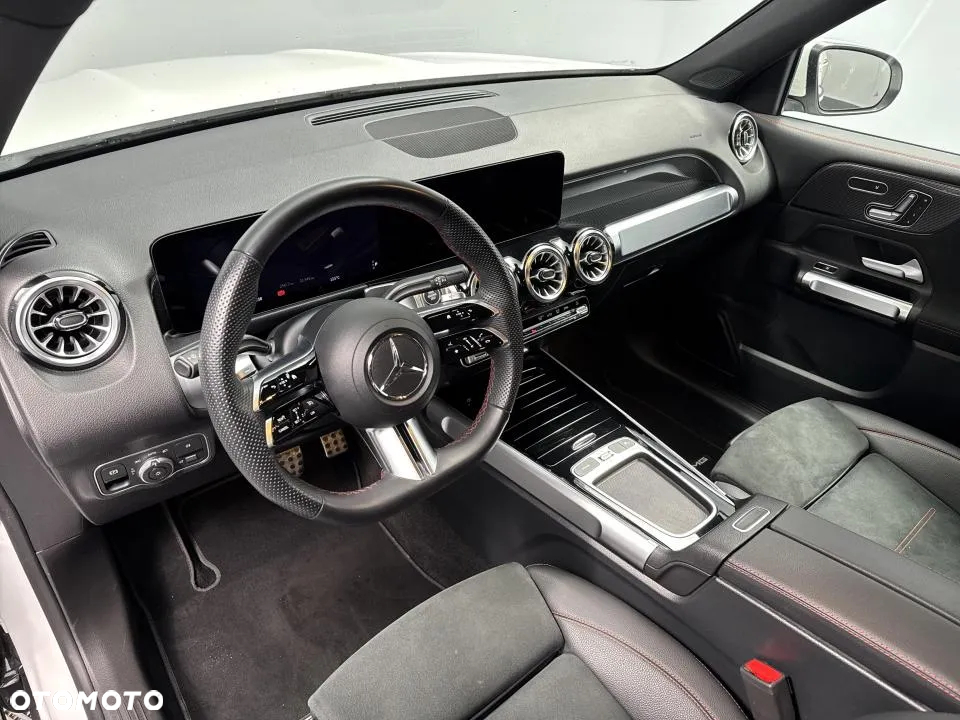 Mercedes-Benz GLB 200 d AMG Line 8G-DCT - 13