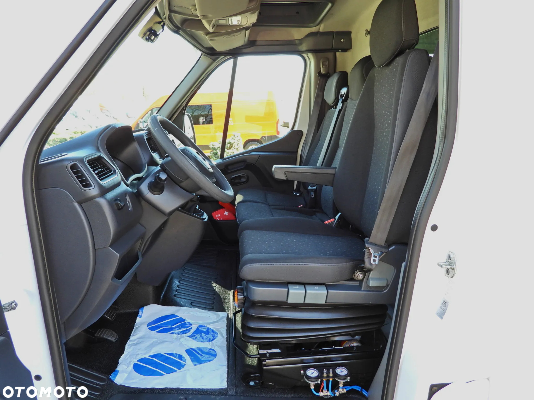 Opel MOVANO  PLANDEKA WINDA 9 PALET WEBASTO TEMPOMAT LEDY PNEUMATYKA KLIMATYZACJA 165KM [ 272388 ] - 29
