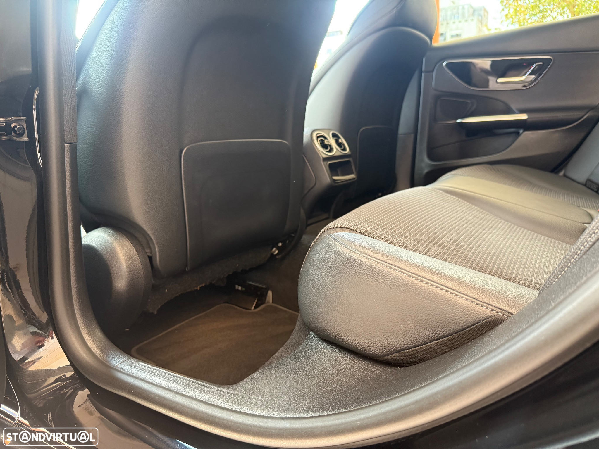 Mercedes-Benz C 220 d Avantgarde - 48