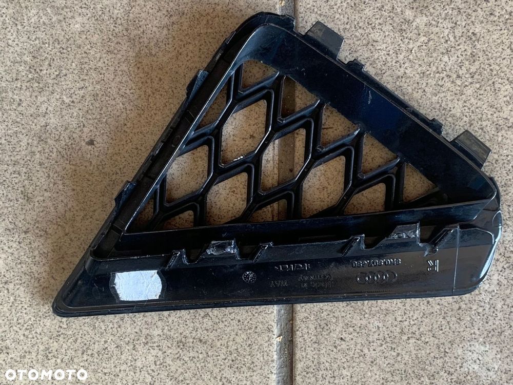 KRATKA ZDERZAKA PRAWA 8K0807680 AUDI RS4 LIFT - 2