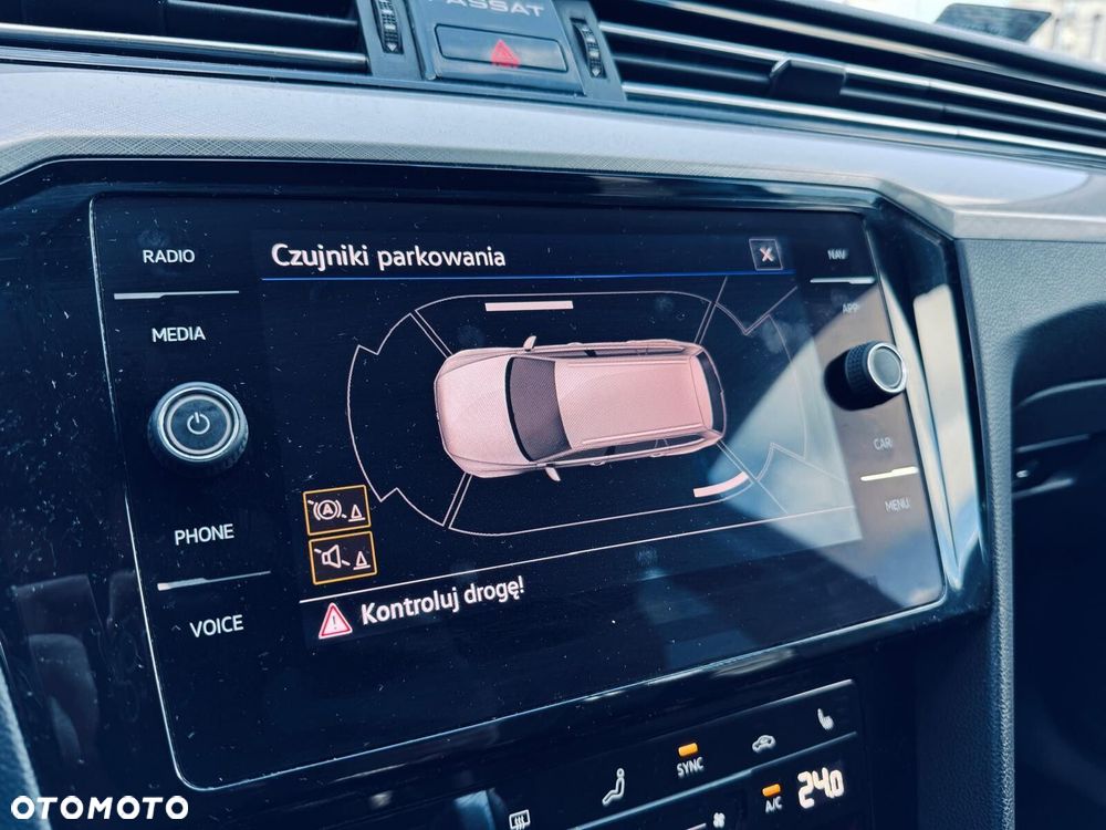 Volkswagen Passat - 29