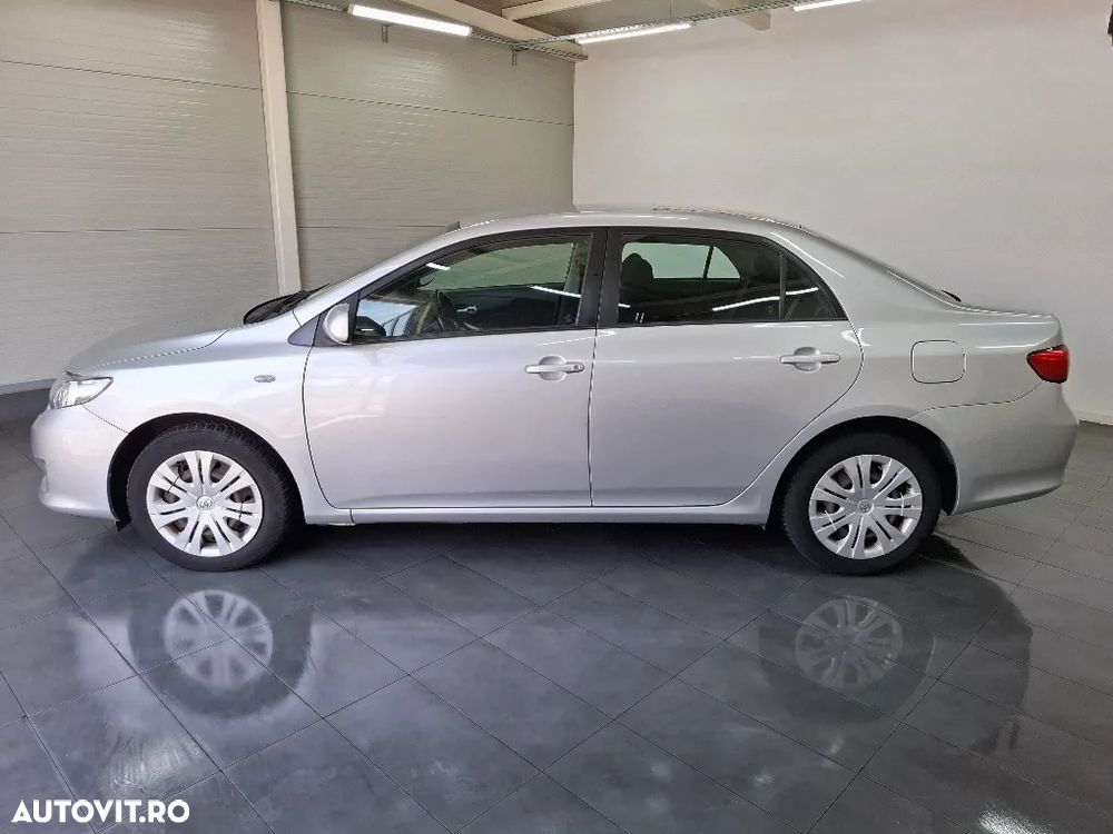 Toyota Corolla 1.4 Sdn. Luna - 8