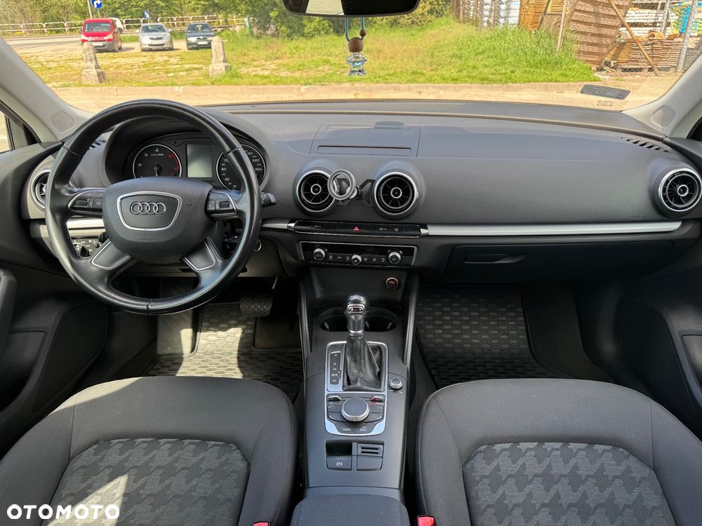 Audi A3 Sportback 1.6 TDI S tronic - 9
