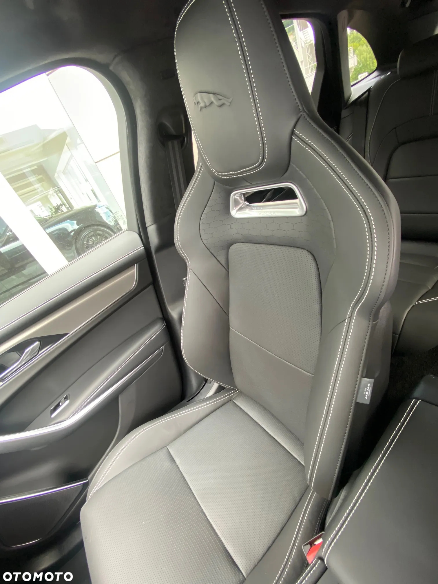 Jaguar F-Pace 3.0 P400 mHEV AWD 400 Sport - 12