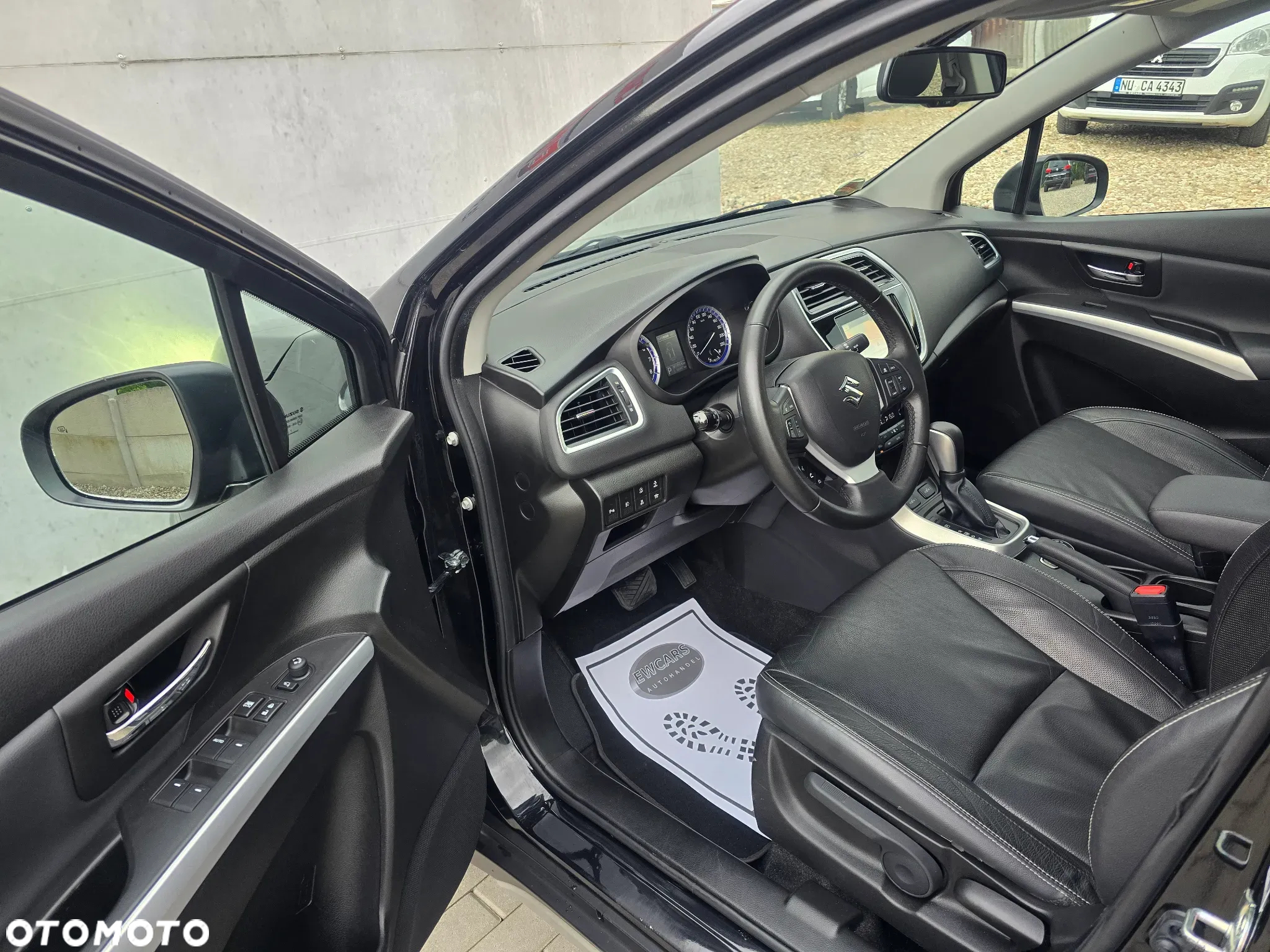 Suzuki SX4 S-Cross 1.4 T Premium 4WD - 37