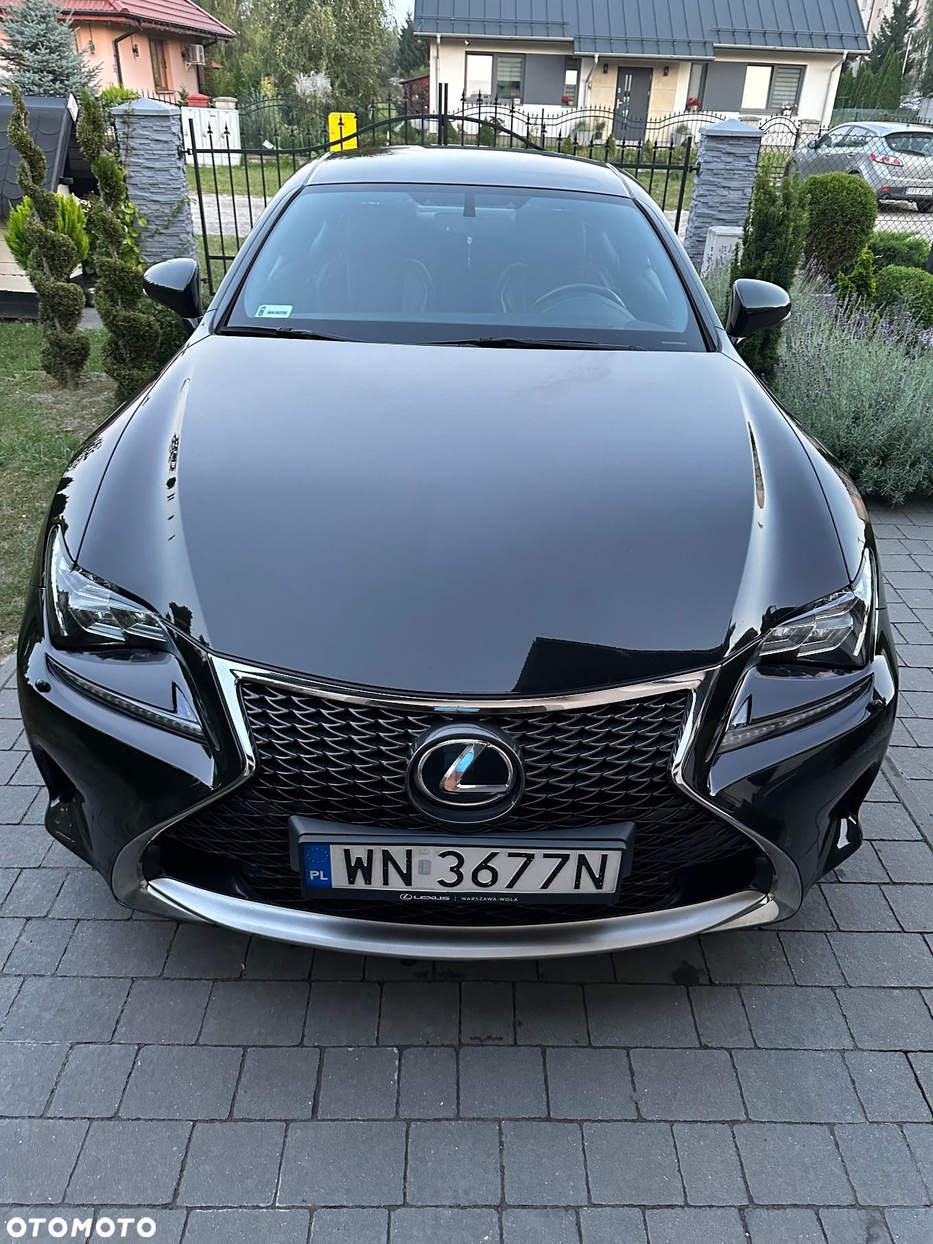 Lexus RC 200t / 300 F Sport - 28