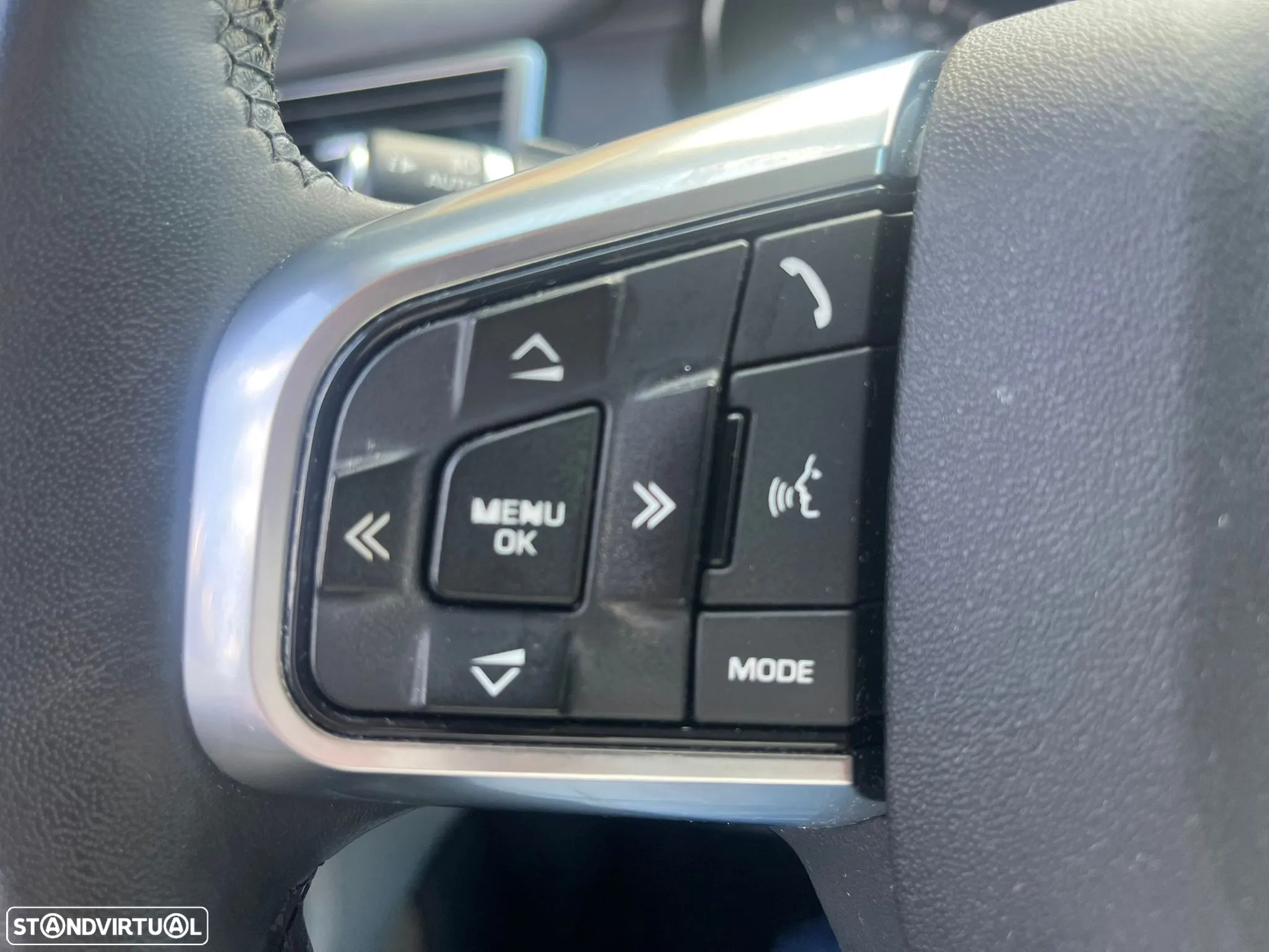 Land Rover Discovery Sport - 28