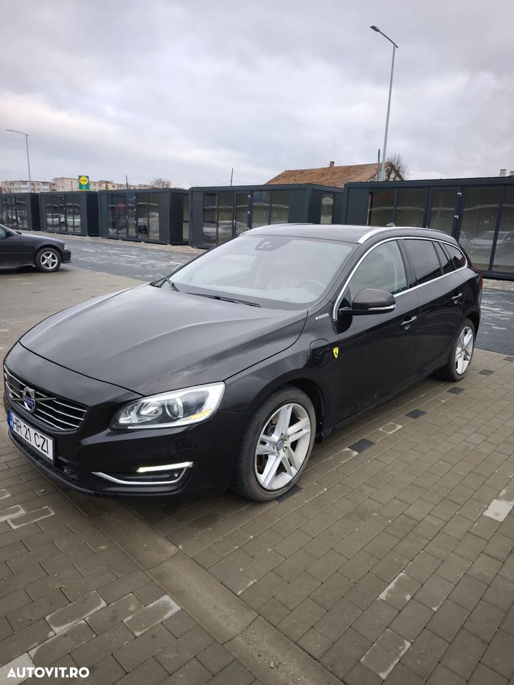 Volvo V60 D6 Plug-In-Hybrid AWD Geartronic Summum - 1