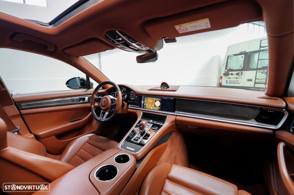 Porsche Panamera Sport Turismo 4 E-Hybrid - 2