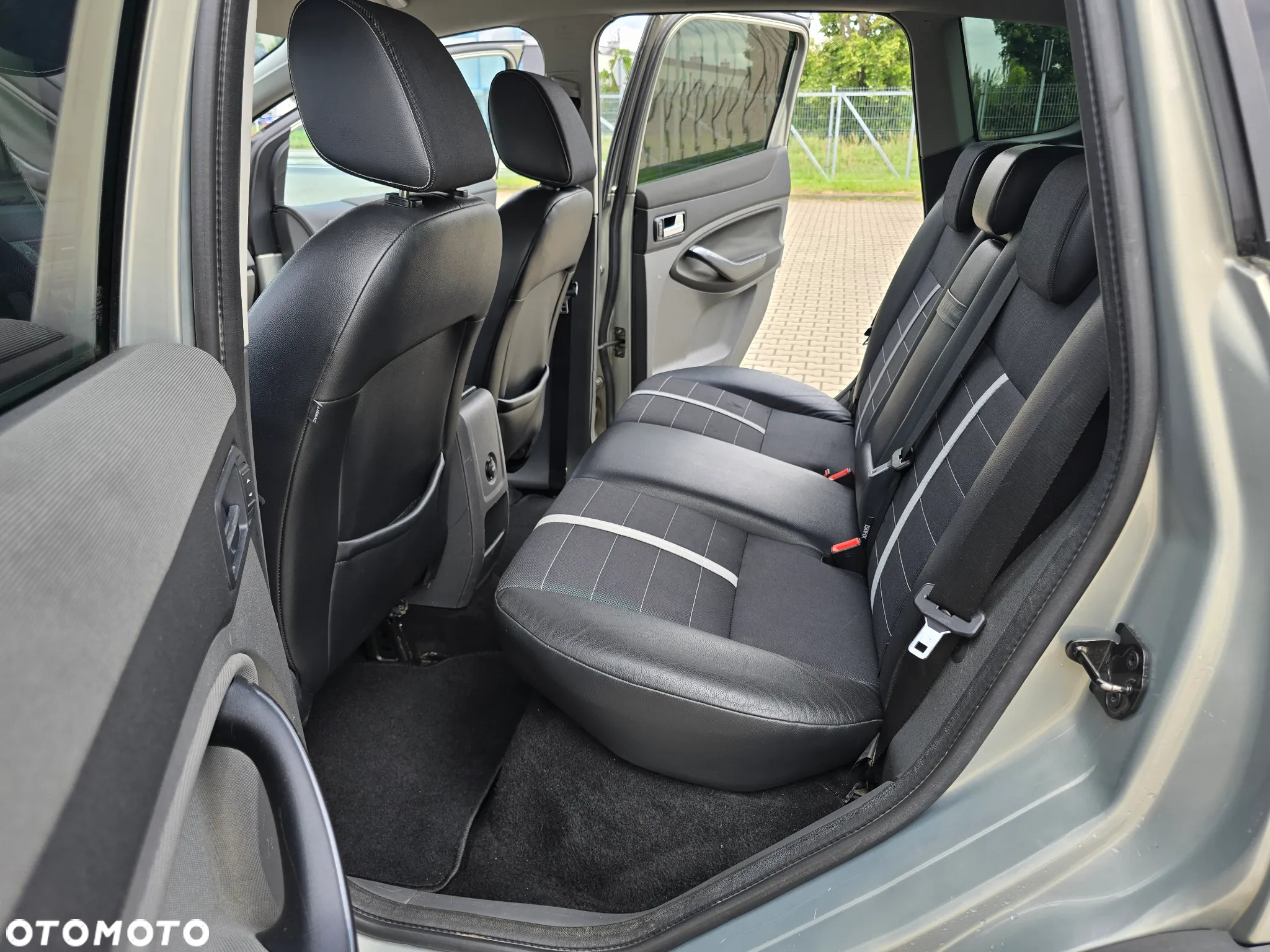 Ford Kuga 2.0 TDCi 4x4 Titanium - 5