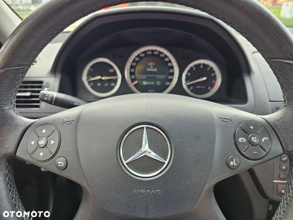 Mercedes-Benz Klasa C 180 Kompressor Automatik Avantgarde - 32