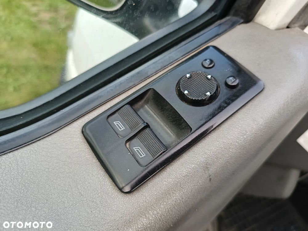 Volkswagen Transporter - 14