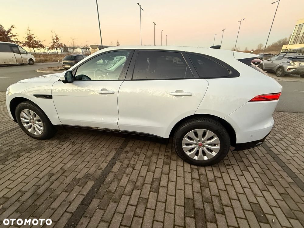 Jaguar F-Pace - 10