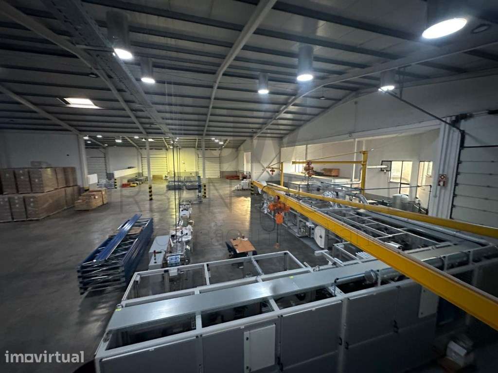 Armazém Industrial, Santarém, 4.000m2 - Grande imagem: 3/46